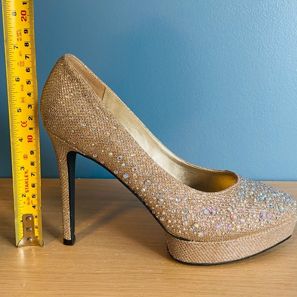 Sparkling High Heels (parties/events/anniversaries) - Picture 5 of 8